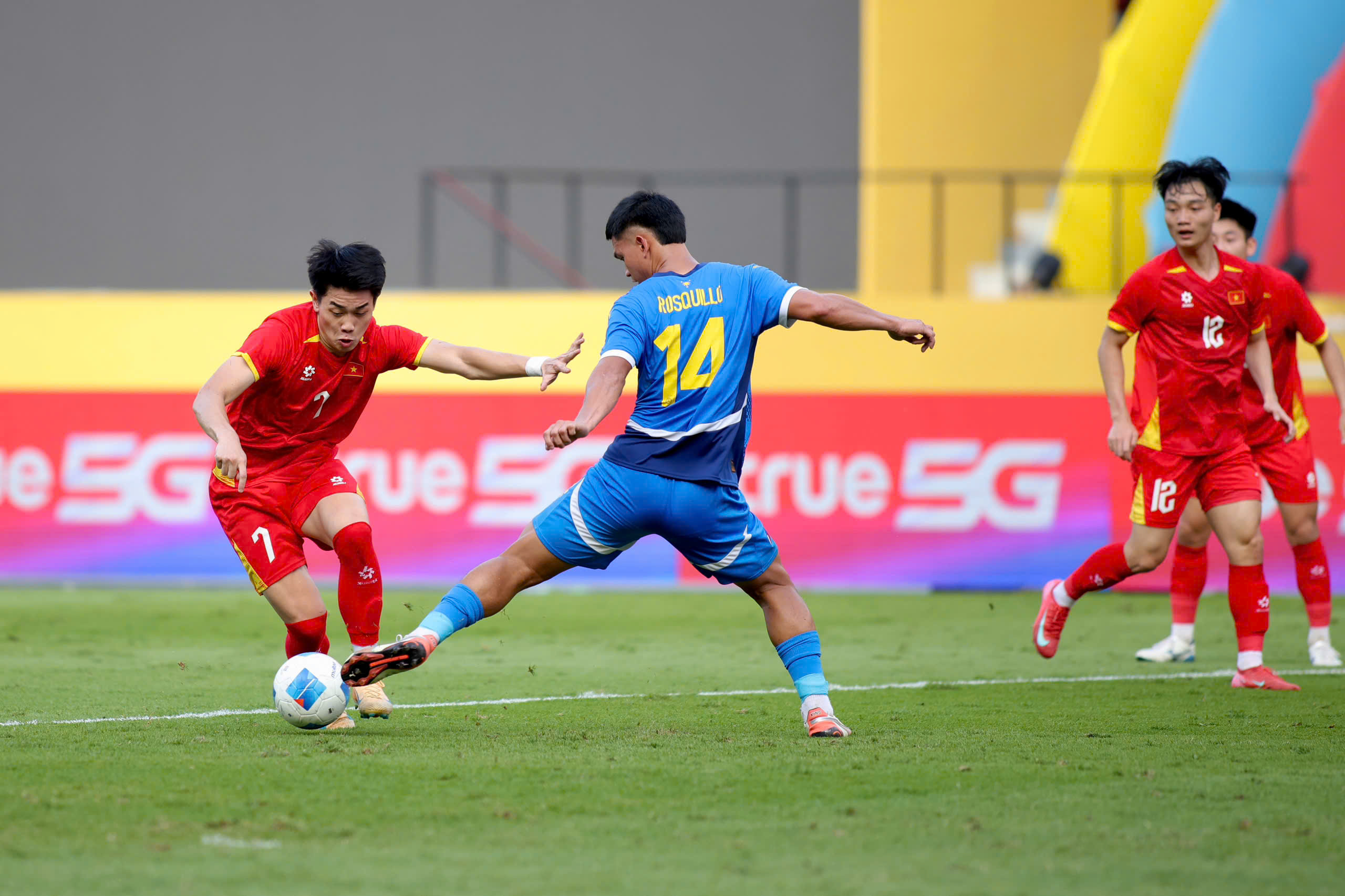 Đình Bắc 3 lần đoạt Cầu thủ xuất sắc nhất trận, không nghĩ đến Quả bóng vàng- Ảnh 3. Đình Bắc 3 lần đoạt Cầu thủ xuất sắc nhất trận, không nghĩ đến Quả bóng vàng- Ảnh 3.