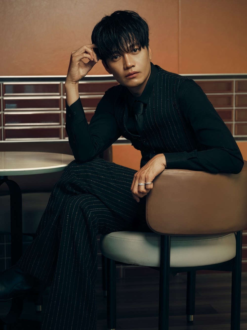 Quang Tuấn nối dài một năm rực rỡ trên màn ảnh 2 1765804012 876 Quang Tuan noi dai mot nam ruc ro tren man