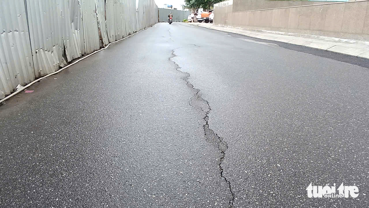 Sau sự cố ‘hố tử thần’, đường cạnh dự án Capital Square 3 tiếp tục bị phong tỏa 3 dự án - Ảnh 3.