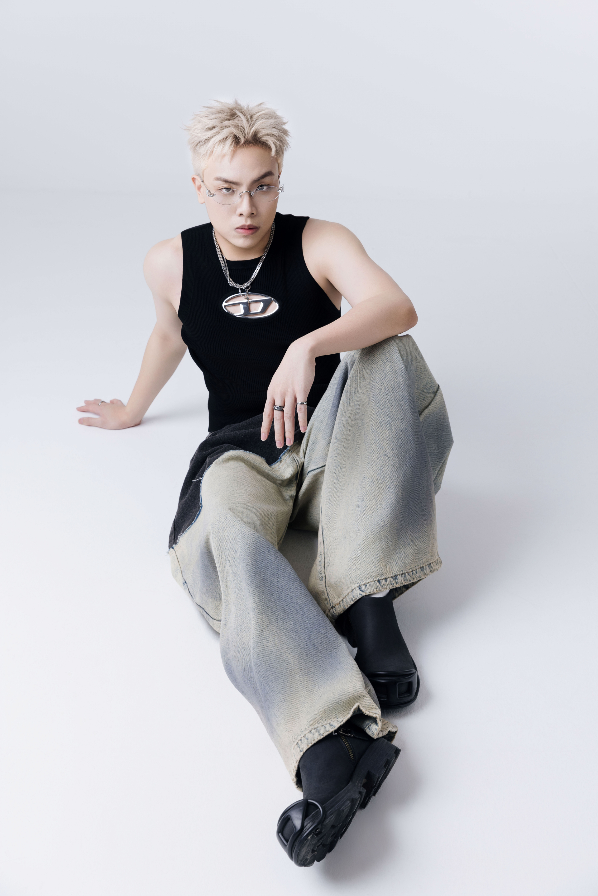 1765806327 91 Hua Kim Tuyen la Hoi dong Tham dinh cua WeYoung