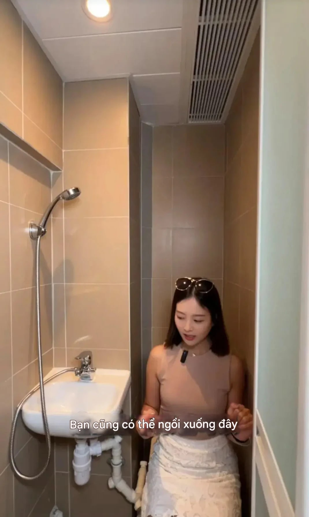 Phát nể căn hộ 3m² ở Hong Kong: Chật không nhích nổi người vẫn sống tốt, đặc biệt có toilet riêng- Ảnh 5. Phát nể căn hộ 3m² ở Hong Kong: Chật không nhích nổi người vẫn sống tốt, đặc biệt có toilet riêng- Ảnh 5.