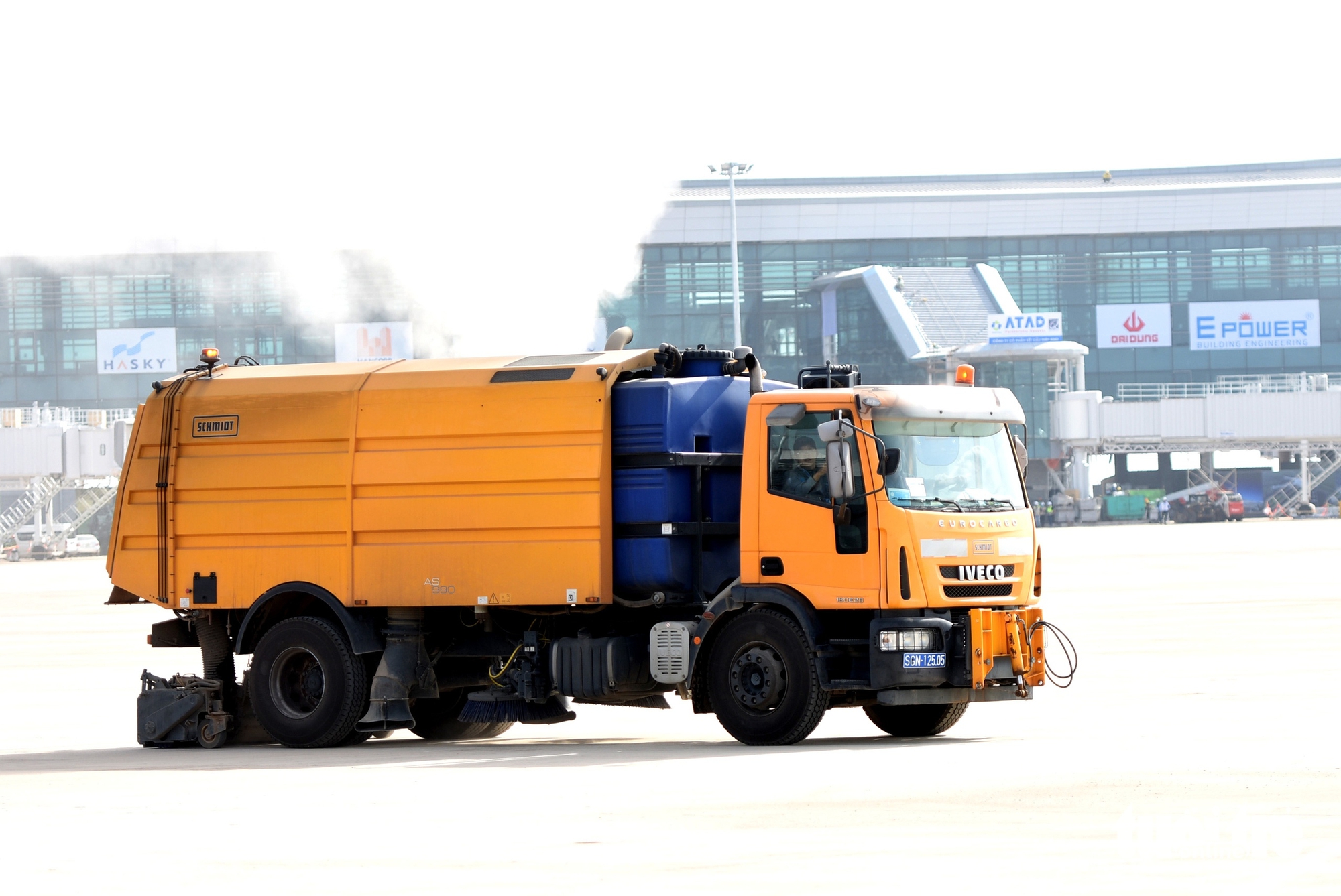 Máy bay Boeing 787 đã hạ cánh an toàn xuống sân bay Long Thành lúc 16h hôm nay 2 sân bay Long Thành - Ảnh 4.