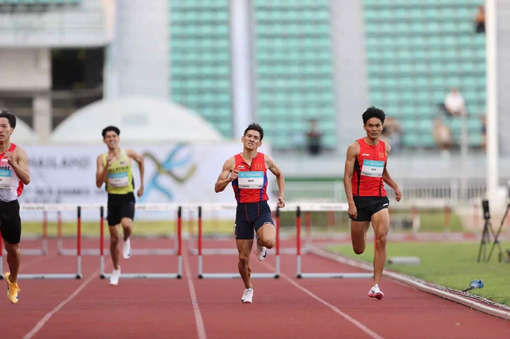 Điền kinh tỏa sáng với 'hat-trick vàng' giúp Việt Nam chạm mốc 40 HCV trong ngày 15-12 15 điền kinh - Ảnh 16.