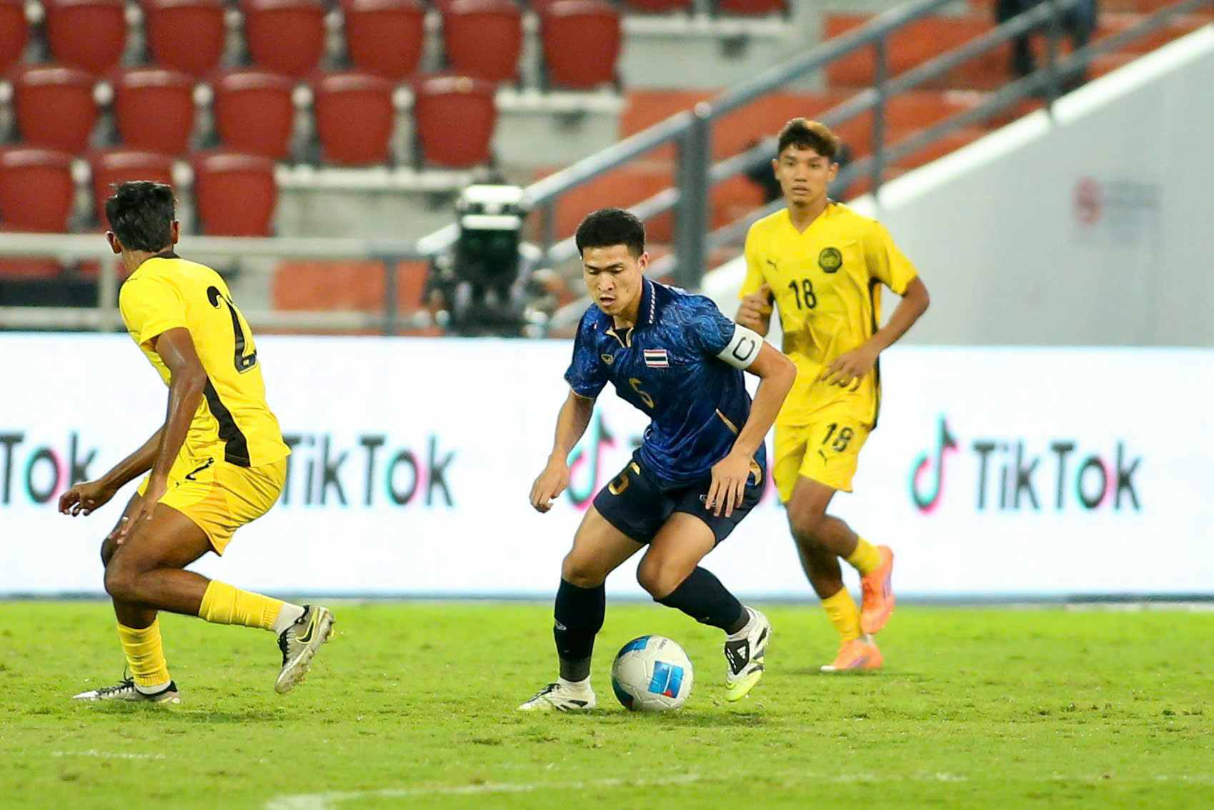 Báo Thái Lan chê đội nhà vì 'thắng không đẹp', bất ngờ đưa U.23 Malaysia lên tận mây xanh- Ảnh 3. Báo Thái Lan chê đội nhà vì 'thắng không đẹp', bất ngờ đưa U.23 Malaysia lên tận mây xanh- Ảnh 3.