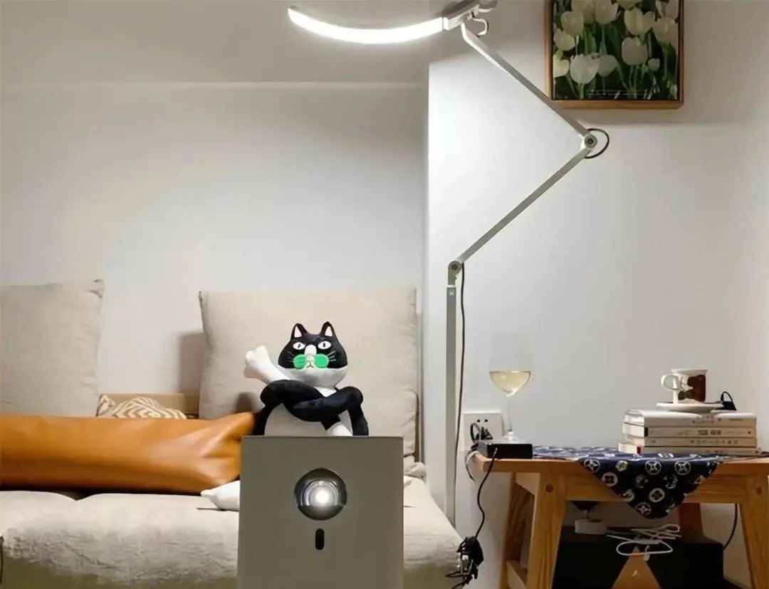 Ngỡ ngàng căn hộ 14m2 ở Hong Kong: Nhỏ xíu mà tận 2 phòng khách, đủ sống thoải mái- Ảnh 7. Ngỡ ngàng căn hộ 14m2 ở Hong Kong: Nhỏ xíu mà tận 2 phòng khách, đủ sống thoải mái- Ảnh 7.