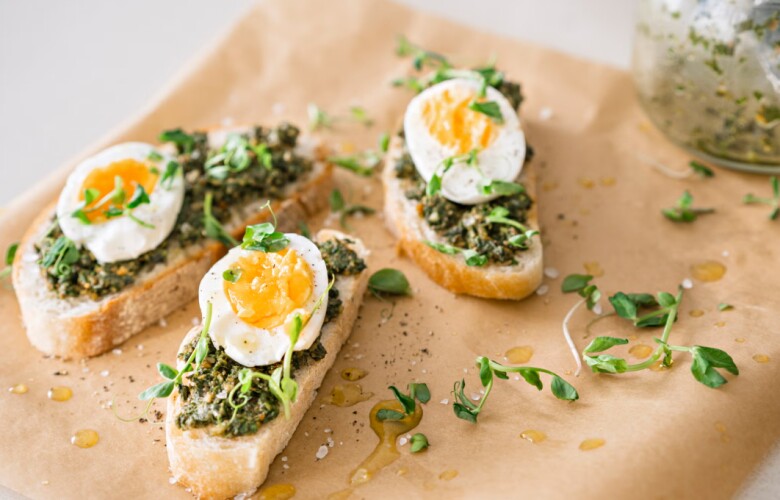 Món ăn tốt nhất thế giới là "kho" biotin, ăn mỗi sáng giúp kích thích tóc con mọc nhanh lại dày, giảm cân hiệu quả 2 Kết hợp trứng với rau xanh và tinh bột lành mạnh sẽ có bữa sáng giảm cân hiệu quả.