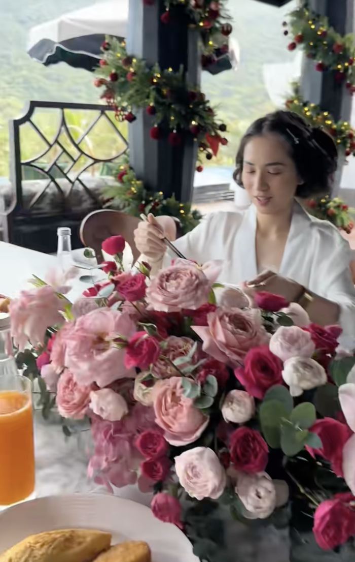 1765826742 853 Dang cap cua con dau tuong lai nha ty phu