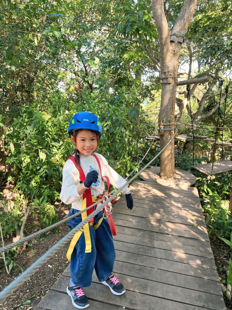 Con gái quốc tịch Mỹ của Thanh Thảo về nước thi thể thao cùng kình ngư Ánh Viên, mới 7 tuổi đã cực giỏi 8 Bé Talia từ nhỏ đã được bố mẹ dạy cho tính tự lập.