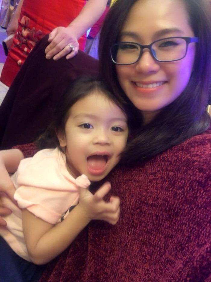 Lương Bích Hữu tốt nghiệp đại học ở tuổi 41, mặc áo cử nhân trẻ đẹp không nhìn ra là "mẹ 1 con" 11 Hình ảnh hiếm hoi của con gái được Lương Bích Hữu chia sẻ hồi năm 2019.