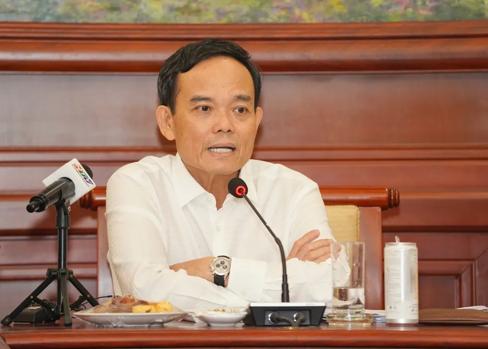 Bí thư Thành ủy TP.HCM luôn nhắc tinh thần “phải thật sự hướng đến người dân”. Ảnh: THUẬN VĂN Bí-thư-thành-ủy-TP.HCM-tran-luu-quang-hop-ban-chap-hanh-tphcm (4).jpg