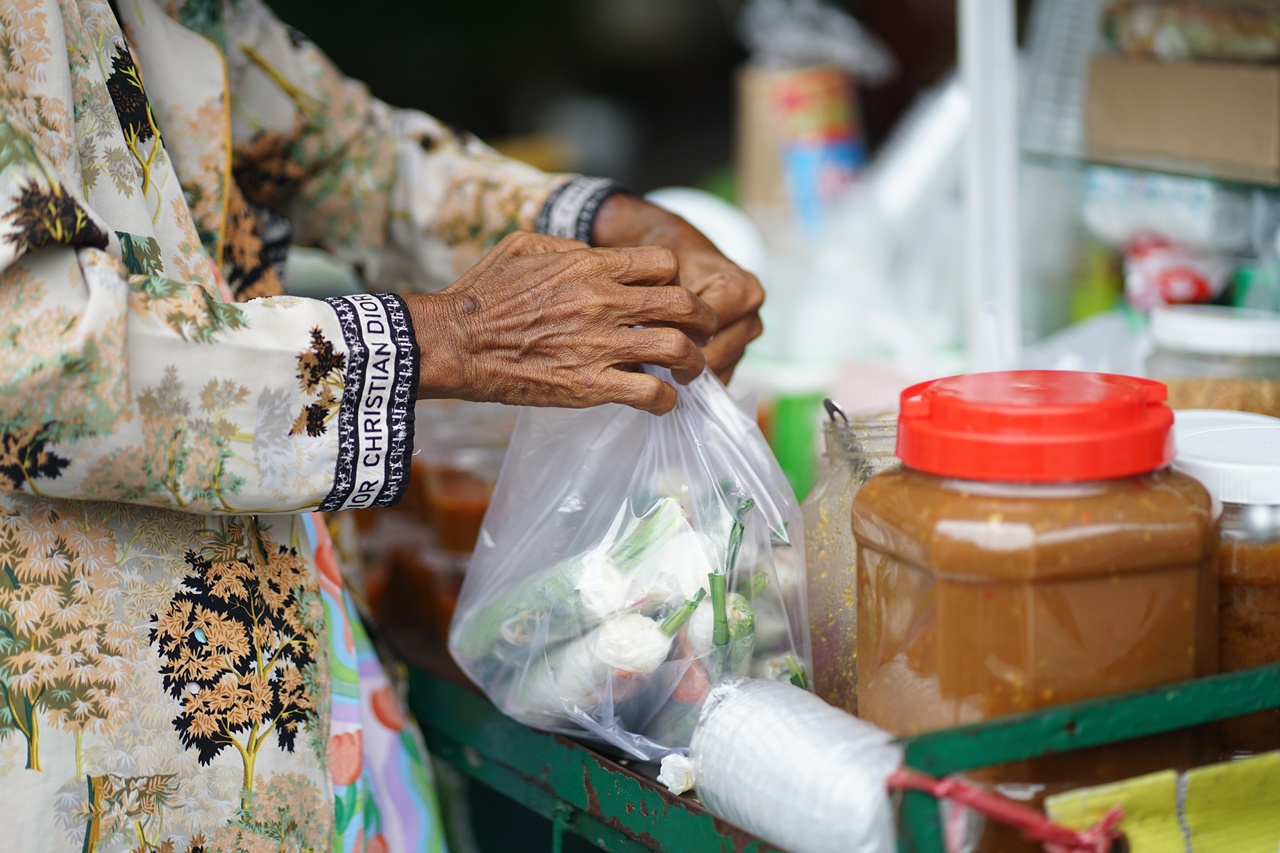 Xe gỏi cuốn 7.000 đồng của mẹ Ngọc Trinh ở TP.HCM: 