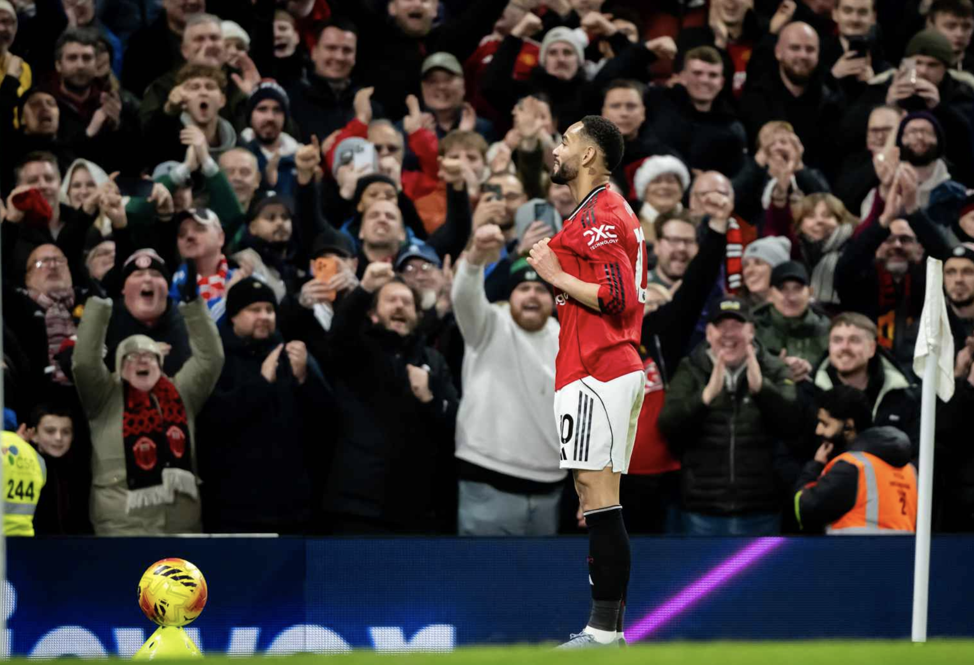 Rượt đuổi nghẹt thở, Man Utd và Bournemouth chia điểm trận cầu 8 bàn 6 Rượt đuổi nghẹt thở tại Old Trafford, Man Utd và Bournemouth chia điểm trận cầu 8 bàn - Ảnh 6.