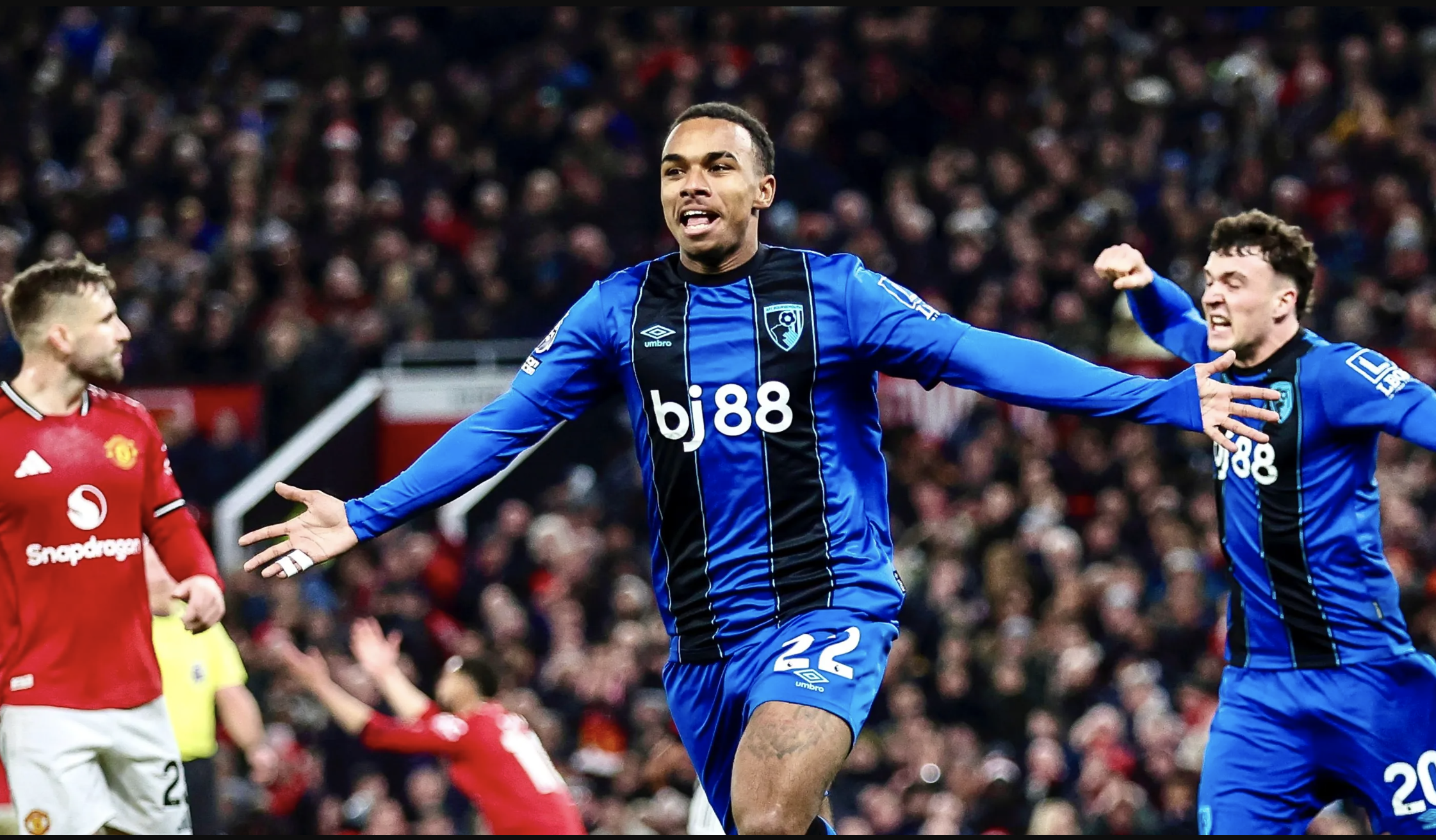 Rượt đuổi nghẹt thở, Man Utd và Bournemouth chia điểm trận cầu 8 bàn 7 Rượt đuổi nghẹt thở tại Old Trafford, Man Utd và Bournemouth chia điểm trận cầu 8 bàn - Ảnh 7.