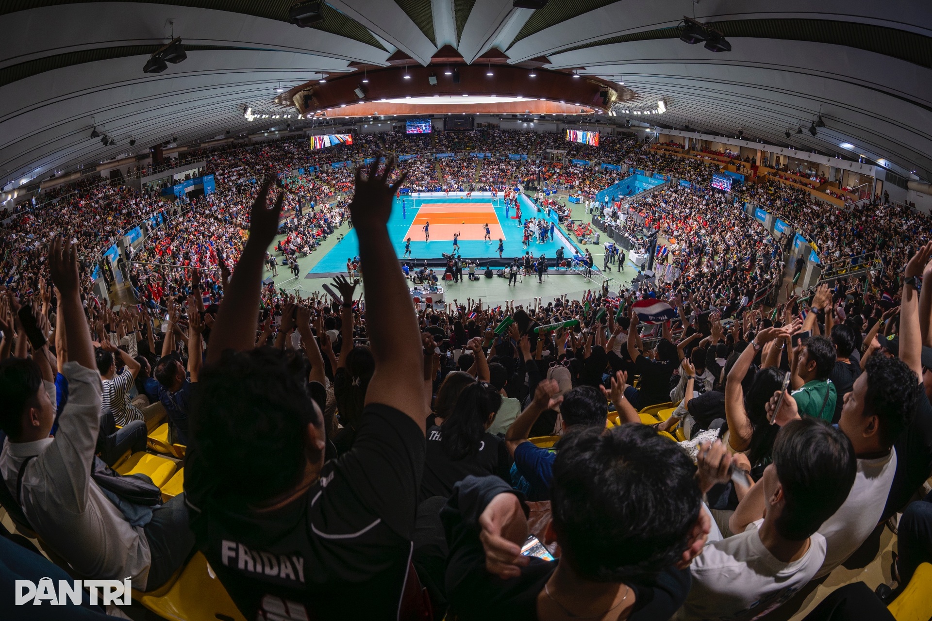 Mưa nước mắt sau trận chung kết lịch sử của bóng chuyền nữ Việt Nam - 6