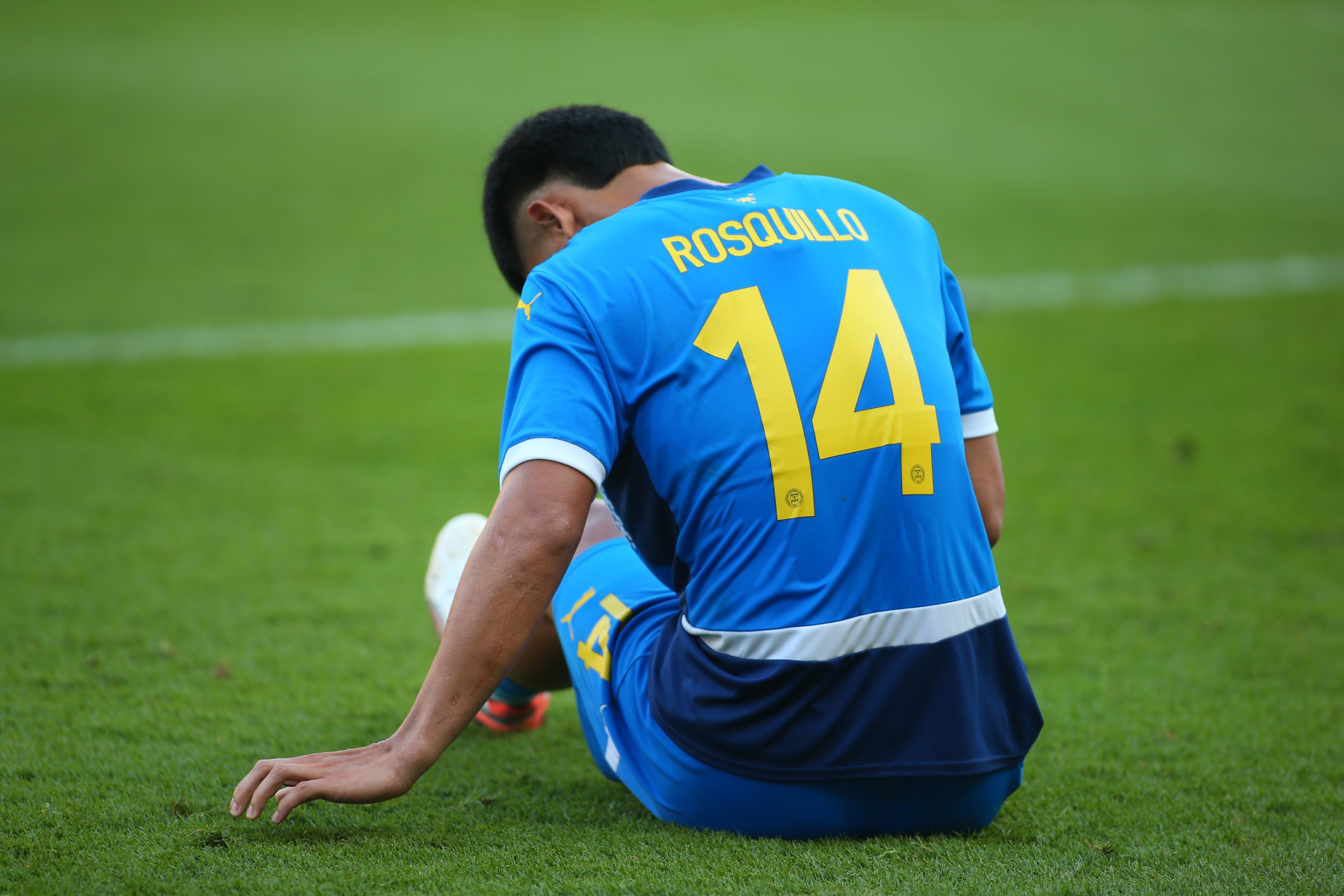 Đình Bắc gây khó chịu, hậu vệ Philippines theo kèm đến mức chấn thương: Xứng danh MVP- Ảnh 7. Đình Bắc gây khó chịu, hậu vệ Philippines theo kèm đến mức chấn thương: Xứng danh MVP- Ảnh 7.