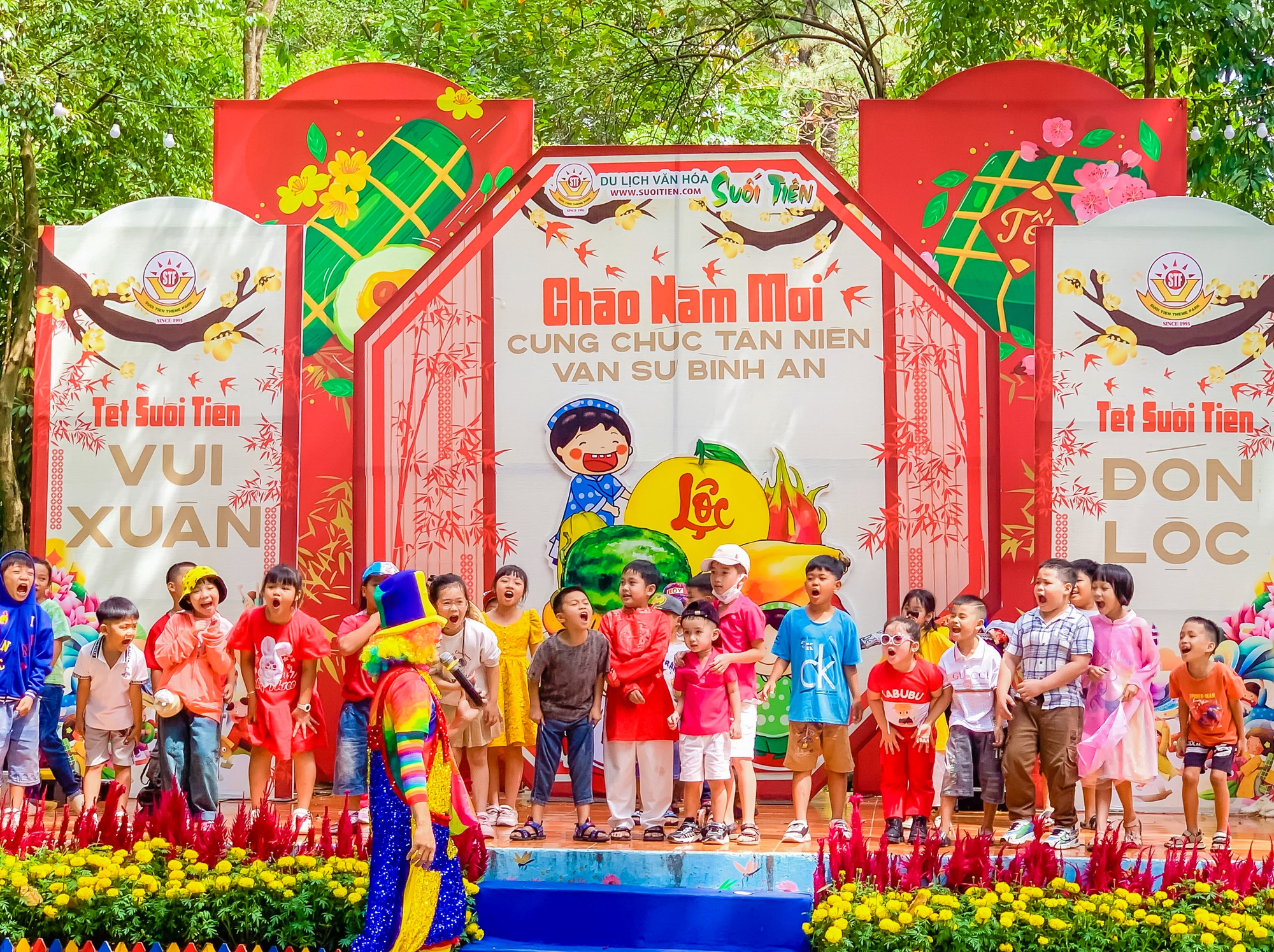 Suối Tiên tặng lộc vàng và iPhone 17 Pro trong dịp Tết Dương Lịch 2026- Ảnh 2. Suối Tiên tặng lộc vàng và iPhone 17 Pro trong dịp Tết Dương Lịch 2026- Ảnh 2.