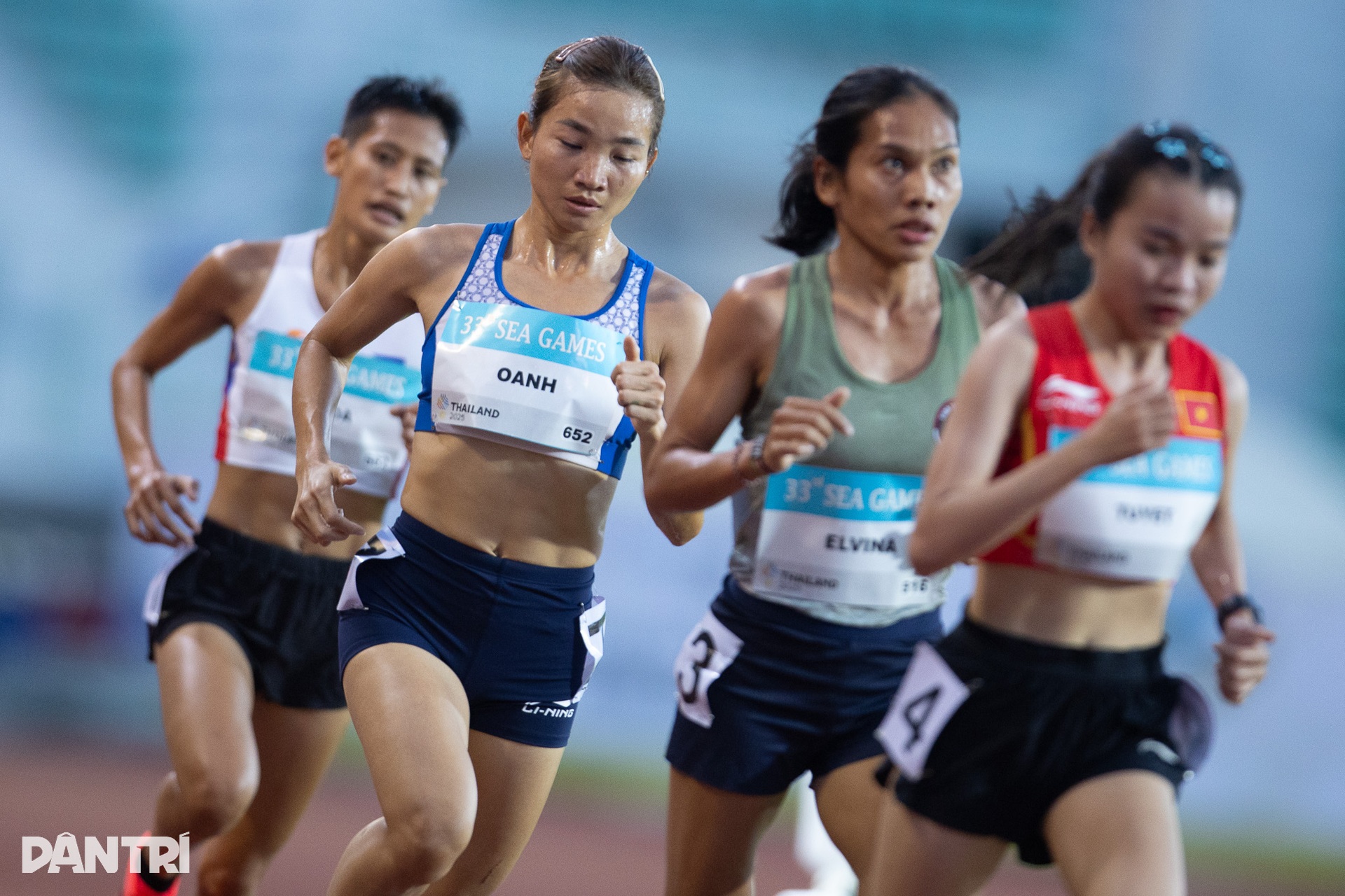 Nguyễn Thị Oanh và Lê Thị Tuyết khiến đối thủ “hít khói” ở cự ly 10.000m - 3