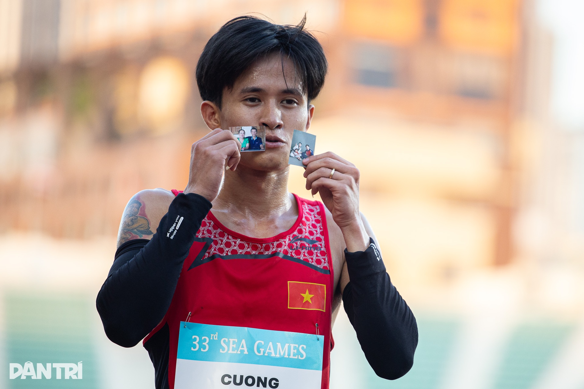 Nguyễn Thị Oanh và Lê Thị Tuyết khiến đối thủ “hít khói” ở cự ly 10.000m - 14