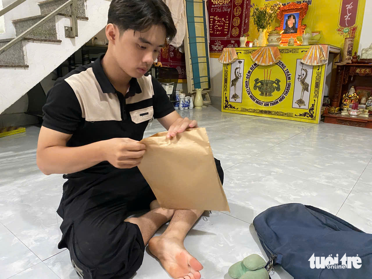 Bạn đọc Tuổi Trẻ tiếp sức 361 triệu đồng cho nam sinh viên từng xin nợ nửa học phí 2 học phí - Ảnh 2.