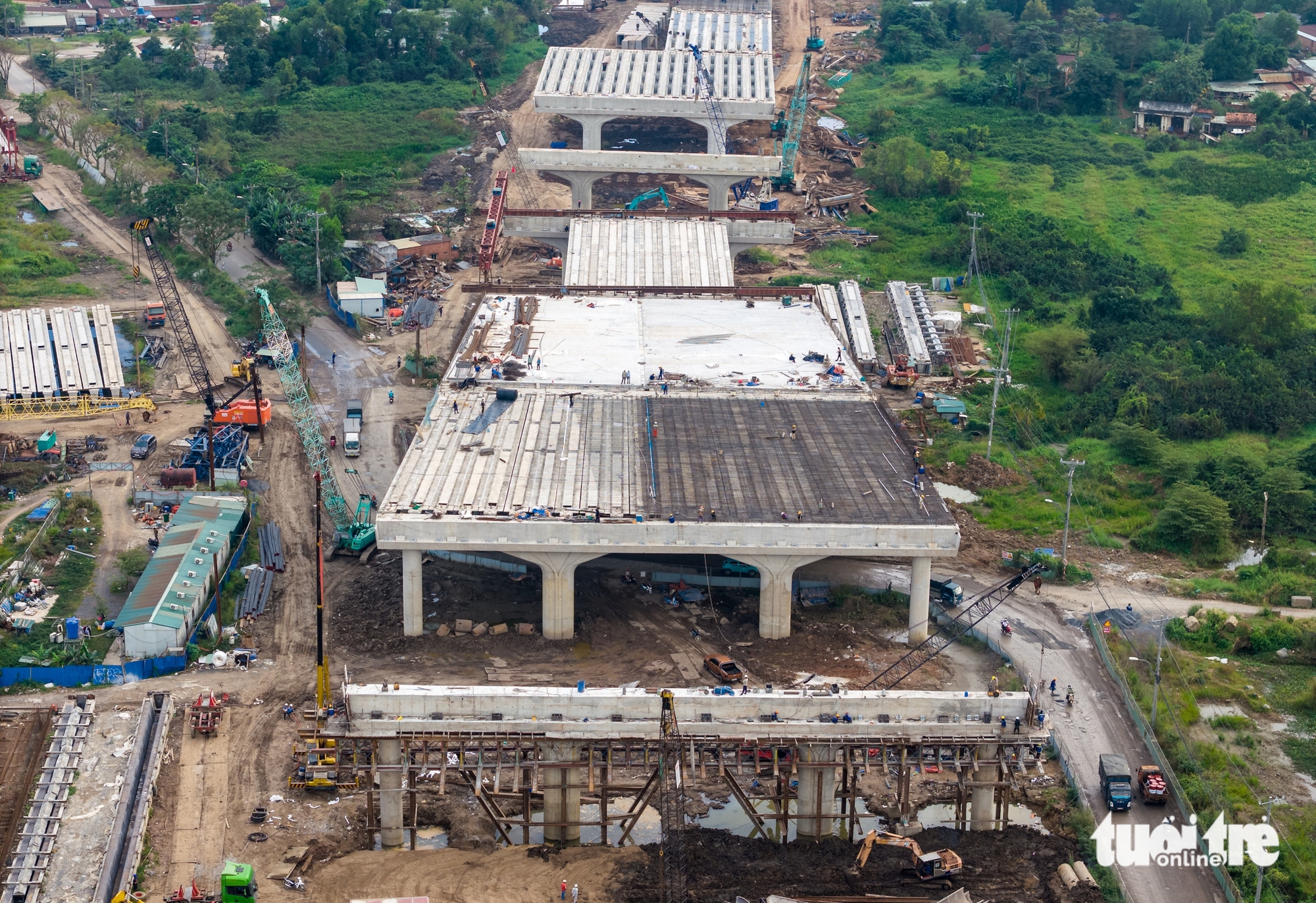 Toàn cảnh 14,7km cầu cạn vành đai 3 TP.HCM chưa thể thông xe như Ban Giao thông hứa 12 vành đai 3 - Ảnh 18.