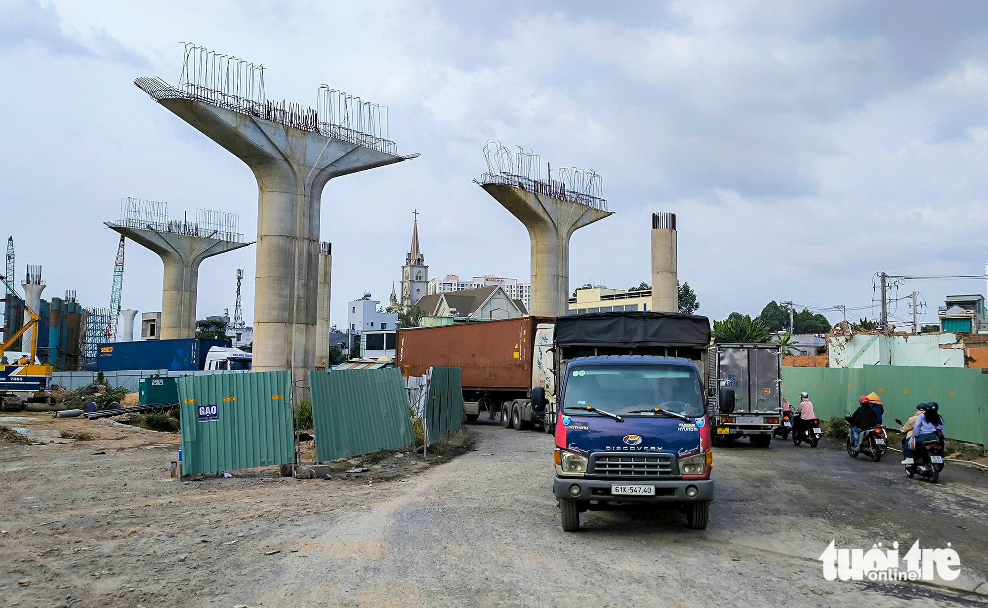 Toàn cảnh 14,7km cầu cạn vành đai 3 TP.HCM chưa thể thông xe như Ban Giao thông hứa 13 vành đai 3 - Ảnh 19.