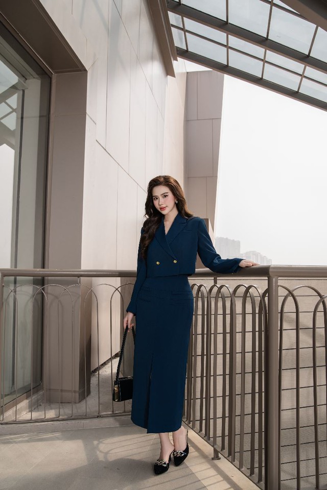 Áo blazer là điểm nhấn tinh tế cho vẻ ngoài nổi bật- Ảnh 2. Áo blazer là điểm nhấn tinh tế cho vẻ ngoài nổi bật- Ảnh 2.