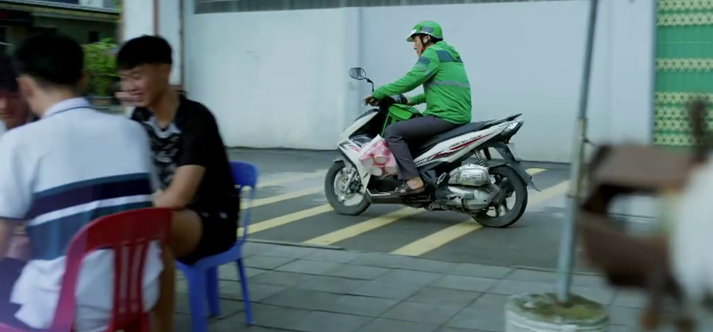 Shipper U60 đại chiến nhóm thanh niên vì cố tình bom hàng: Cái kết khiến 