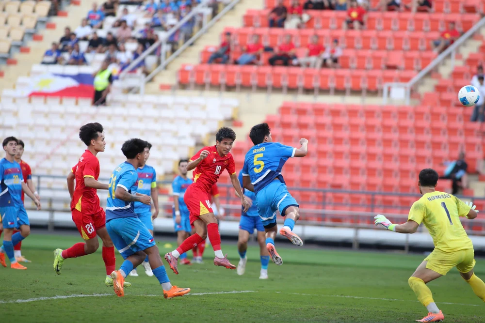 Lê Văn Thuận lập công ở phút 89 vào lưới Philippines. Ảnh: TN. 100-diem-cho-u-22-viet-nam-va-chuc-vo-dich-sea-games-trong-tam-tay (1).jpg
