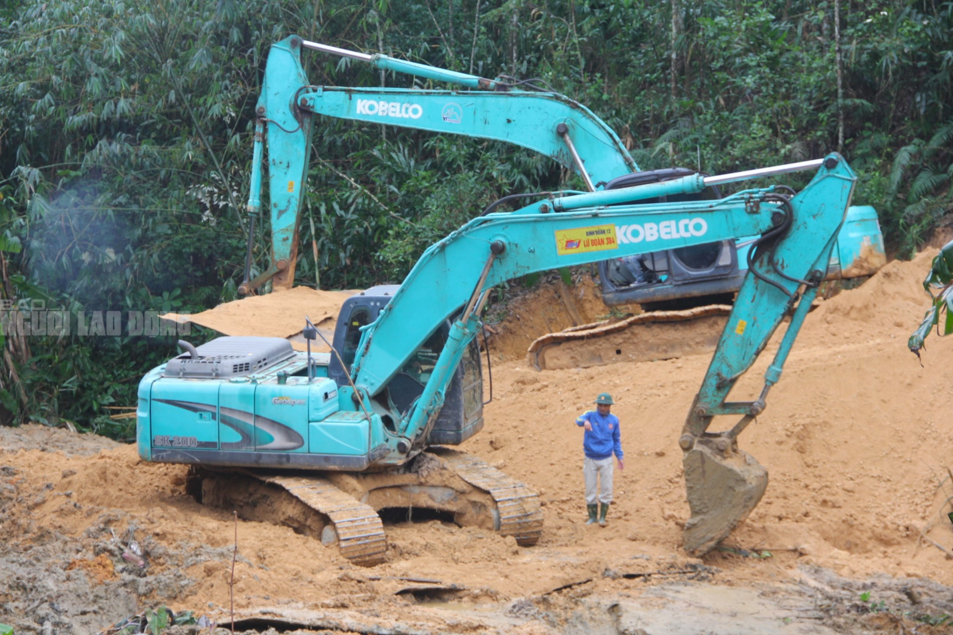 Công trình chống sụt trượt Khe Sanh khẩn trương triển khai giữa Sương mù dày đặc - Ảnh 3.