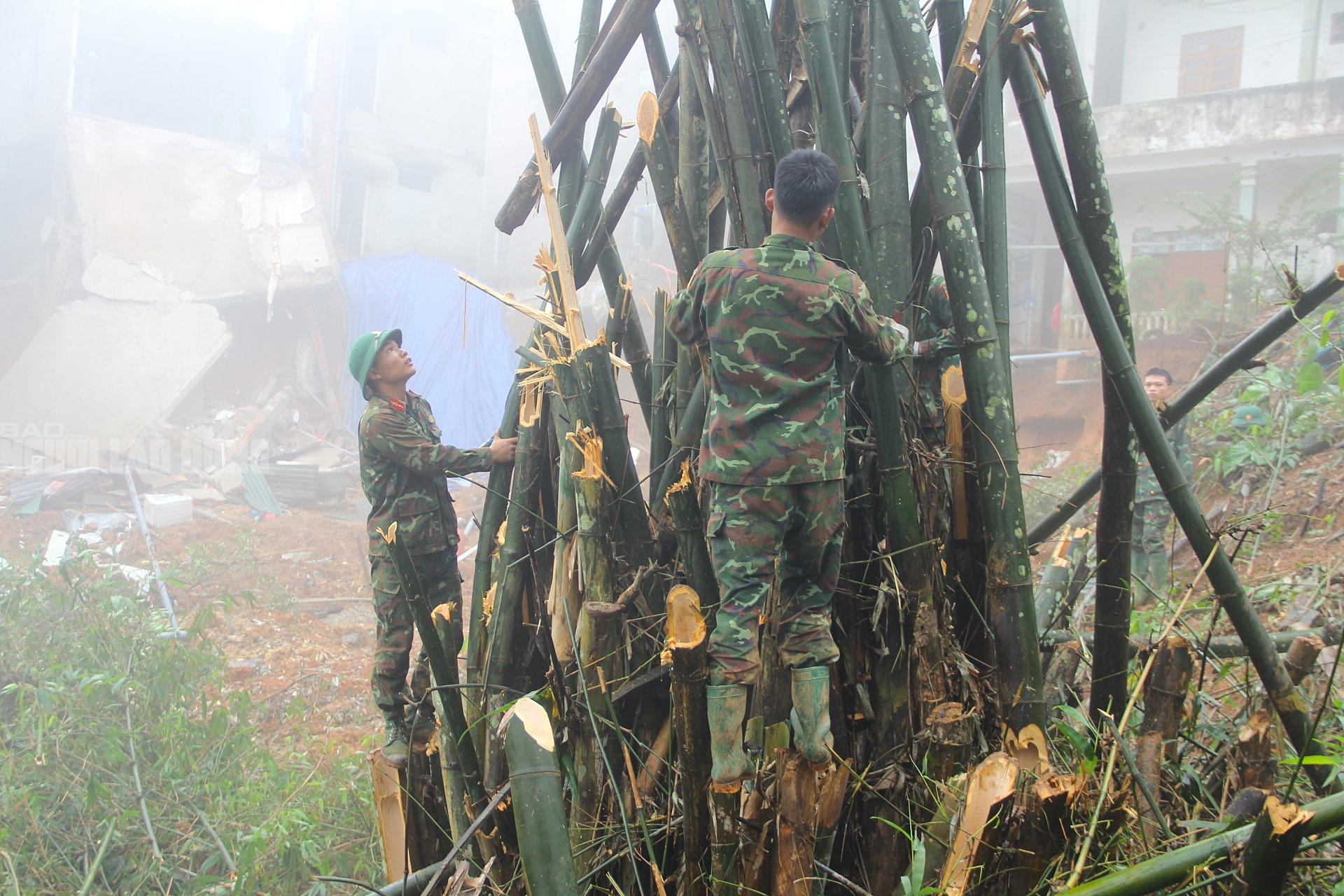 Công trình chống sụt trượt Khe Sanh khẩn trương triển khai giữa Sương mù dày đặc - Ảnh 7.