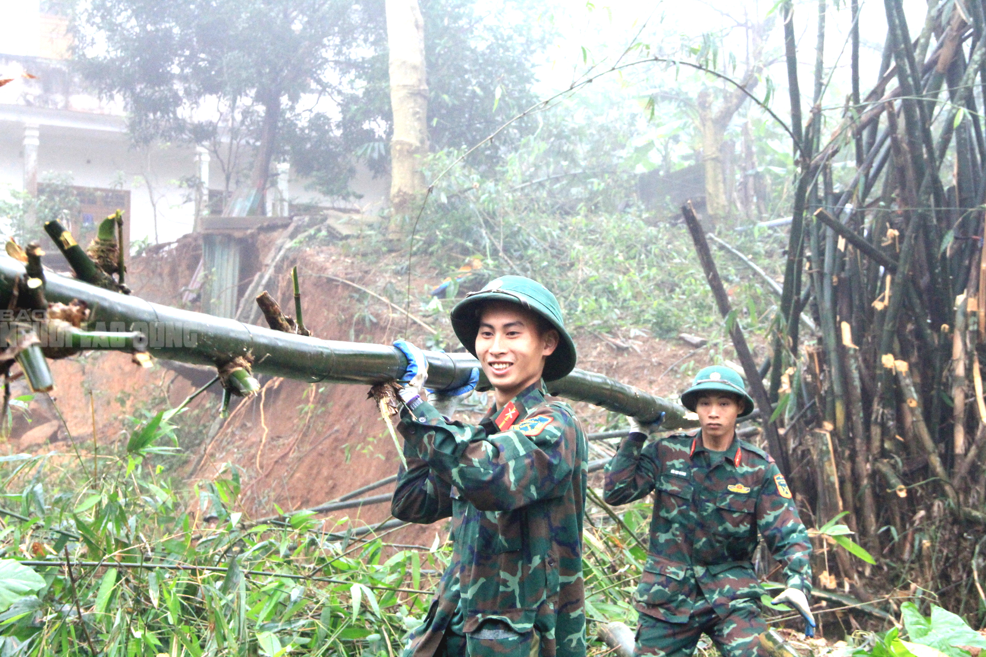 Công trình chống sụt trượt Khe Sanh khẩn trương triển khai giữa Sương mù dày đặc - Ảnh 11.