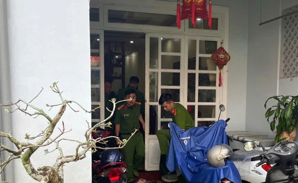 Khám xét nhà riêng Đoàn Quang Huy. bac-si-dom (5).jpg