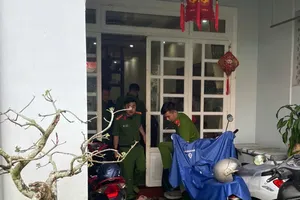 Cảnh sát khám xét nhà Trưởng Phòng Pháp chế Sở Y tế Lâm Đồng