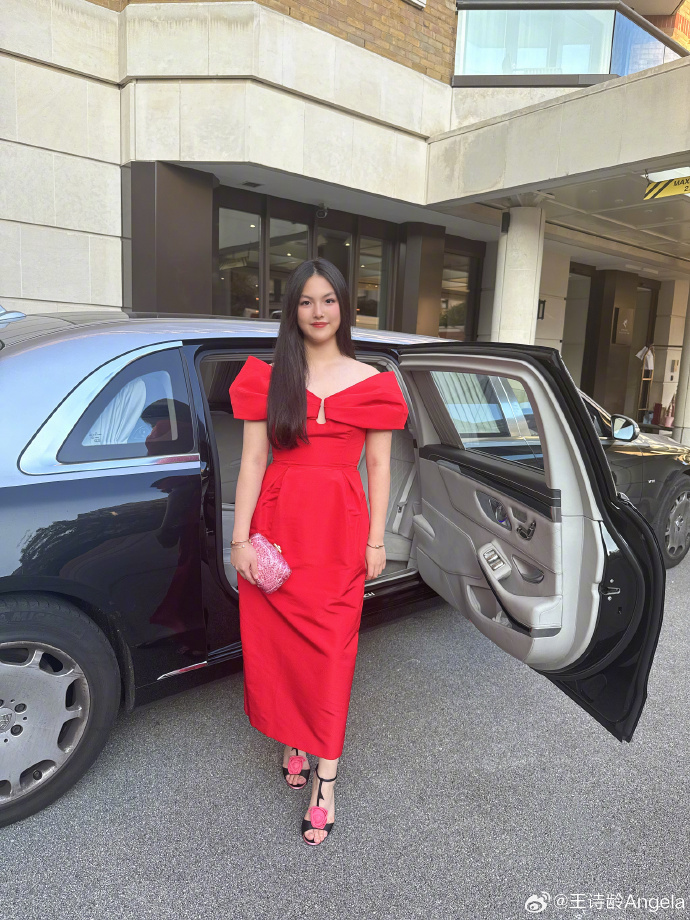 Sao nhí Bố ơi mình đi đâu thế 16 tuổi đã có Rolls-Royce riêng, vi vu bằng Maybach 56 tỷ- Ảnh 12.