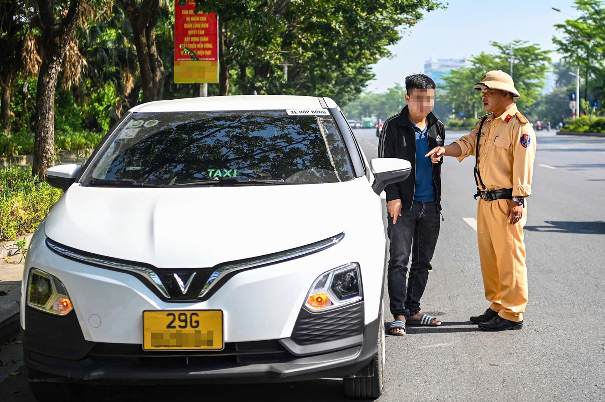 Tài xế dễ bị phạt nguội bởi camera AI khi dừng xe để đón, trả khách 1 Dừng đón, trả khách thế nào để không bị camera phạt nguội AI ‘bắt’ lỗi? - Ảnh 3.