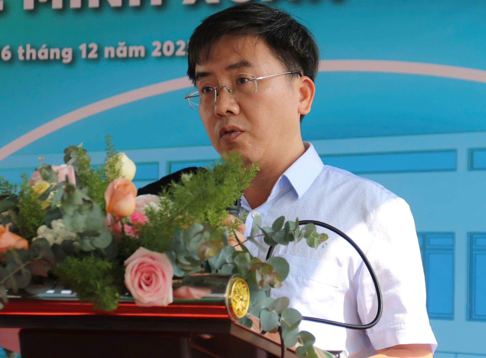 Bến xe buýt Lê Minh Xuân chính thức hoạt động, tăng kết nối giao thông phía tây TP.HCM 2 bến xe buýt Lê Minh Xuân - Ảnh 2.