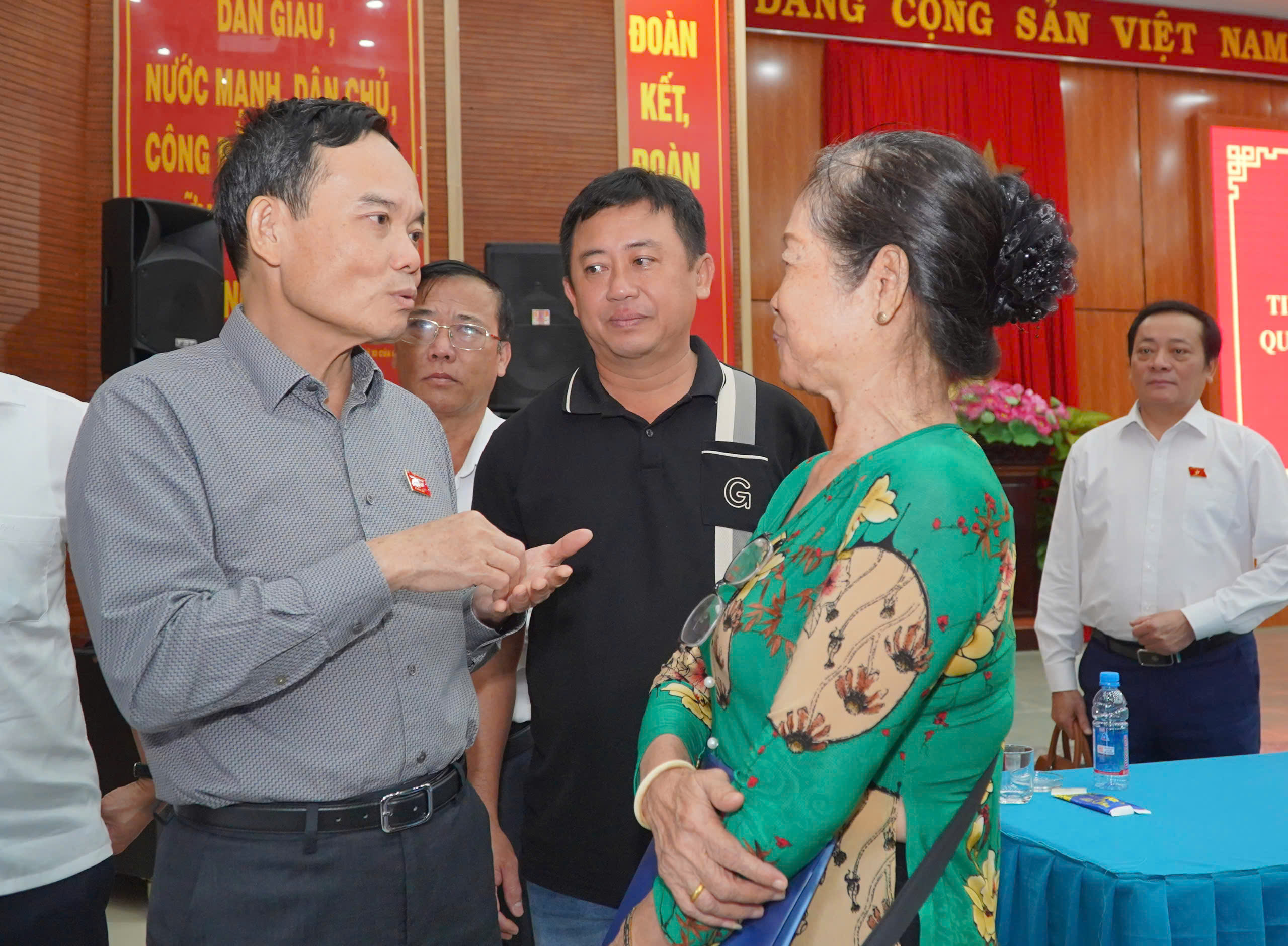 Bí thư Thành ủy TPHCM nói "có lối ra" 6 img