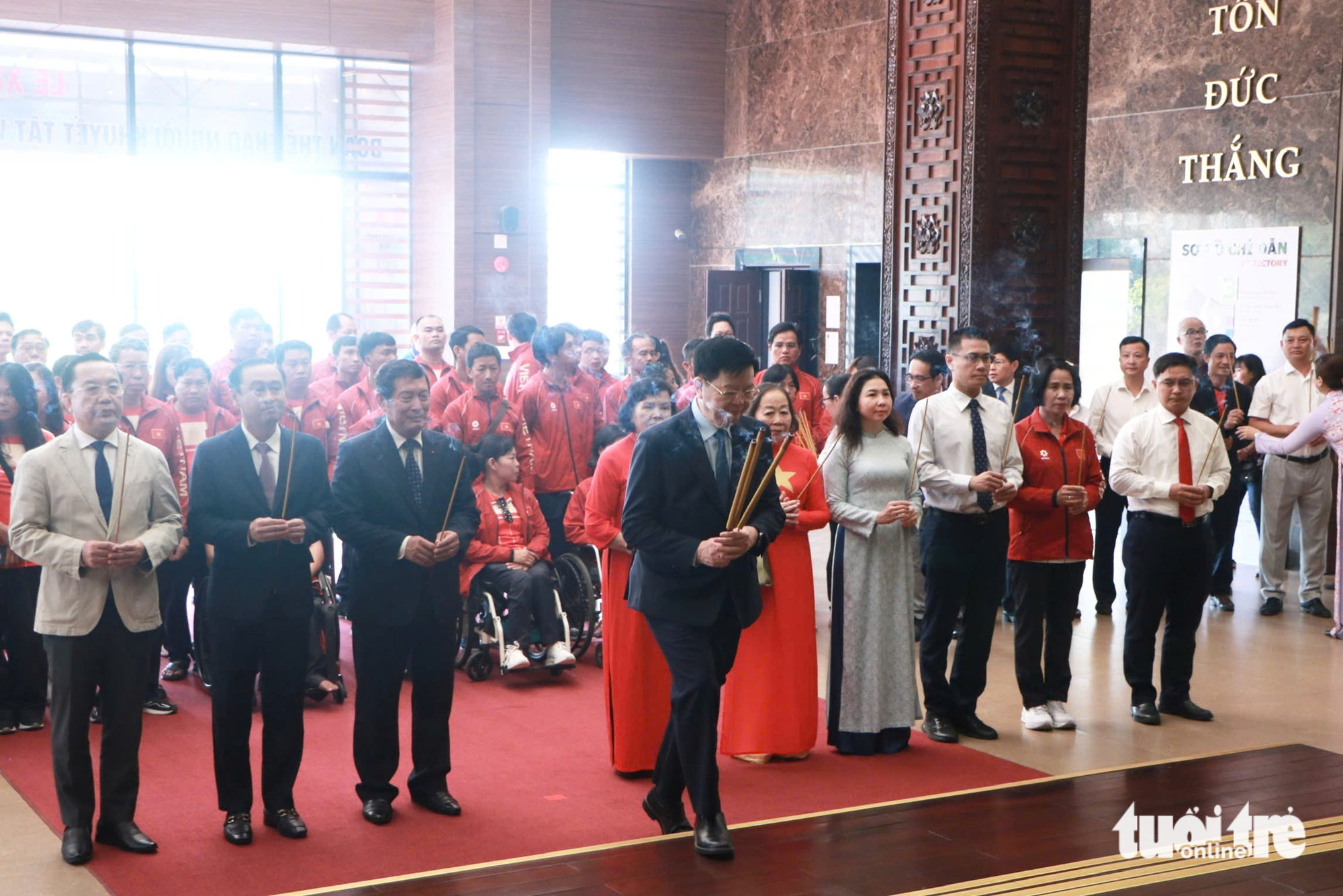 Phó thủ tướng Mai Văn Chính dự lễ xuất quân của đoàn Việt Nam dự ASEAN Para Games 13 2 Phó thủ tướng Mai Văn Chính dự lễ xuất quân của đoàn Việt Nam dự ASEAN Para Games 13 - Ảnh 2.