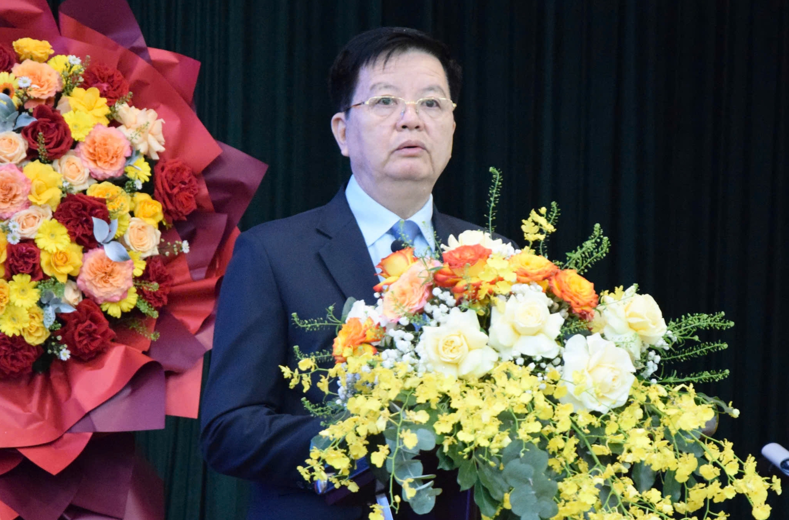 Phó thủ tướng Mai Văn Chính dự lễ xuất quân của đoàn Việt Nam dự ASEAN Para Games 13 5 Phó thủ tướng Mai Văn Chính dự lễ xuất quân của đoàn Việt Nam dự ASEAN Para Games 13 - Ảnh 5.