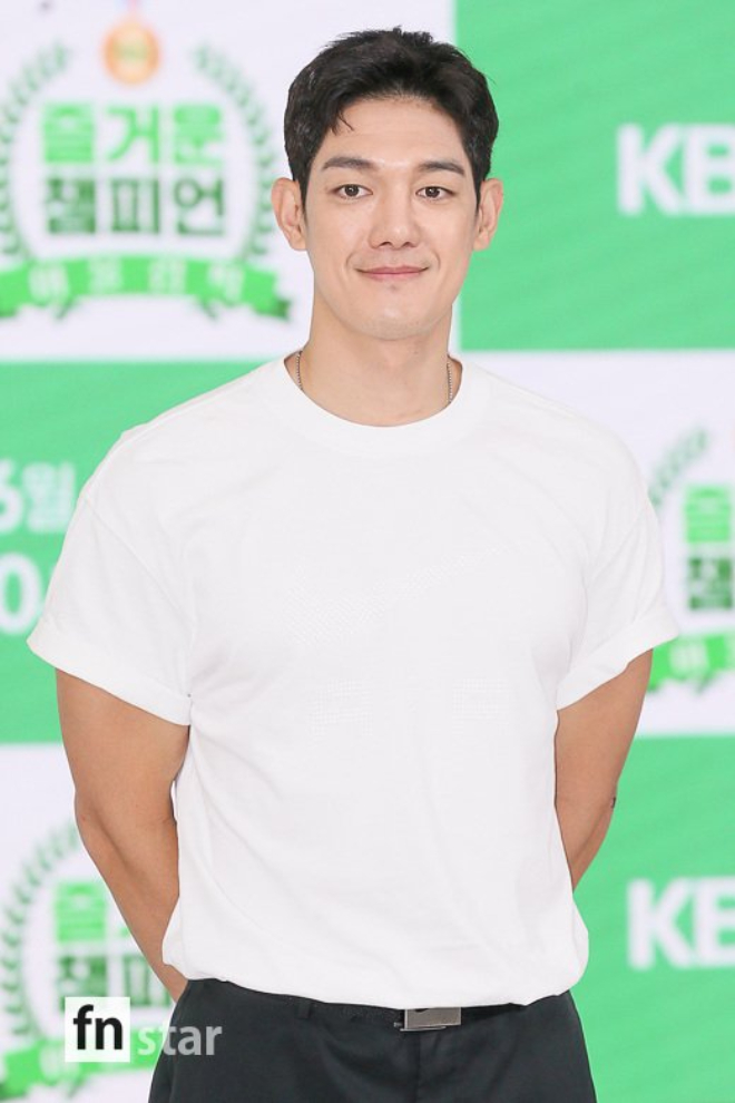 Nam diễn viên 1m86 cưới vợ và có 3 con từ lúc nào mà không ai hay biết- Ảnh 2.