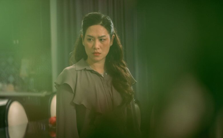 Trong phim Thế Hệ Kỳ Tích, Hà Hương đóng vai bà cô ghê gớm.