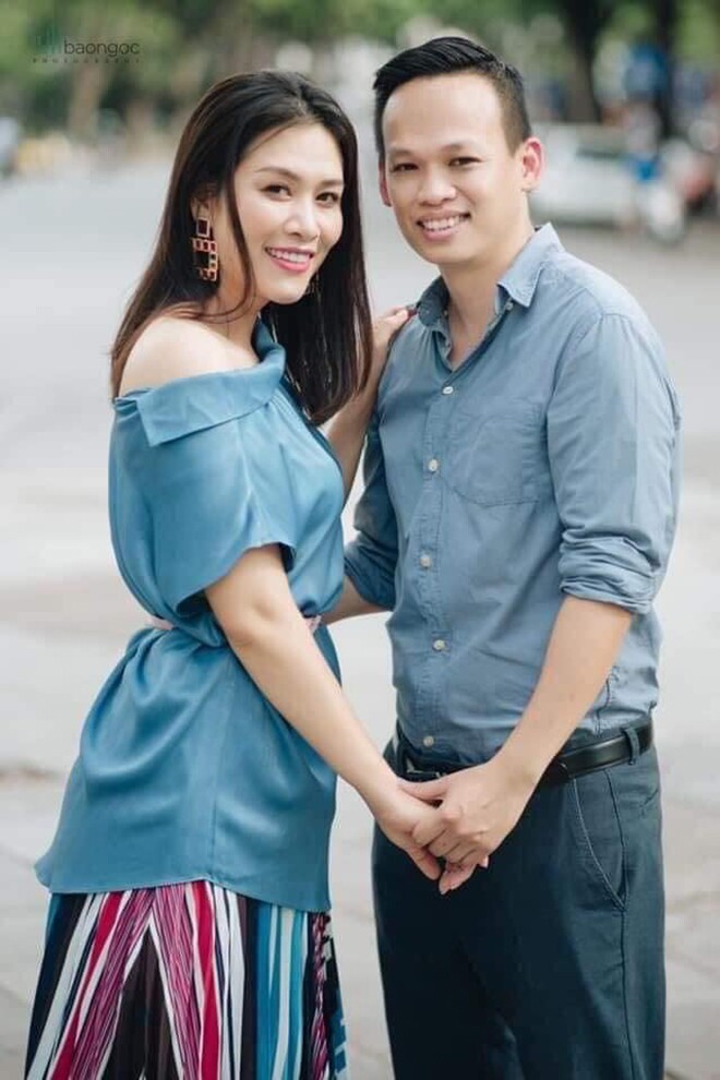 Ông xã là trụ cột kinh tế gia đình để Hà Hương yên tâm chăm lo cho gia đình, con cái.