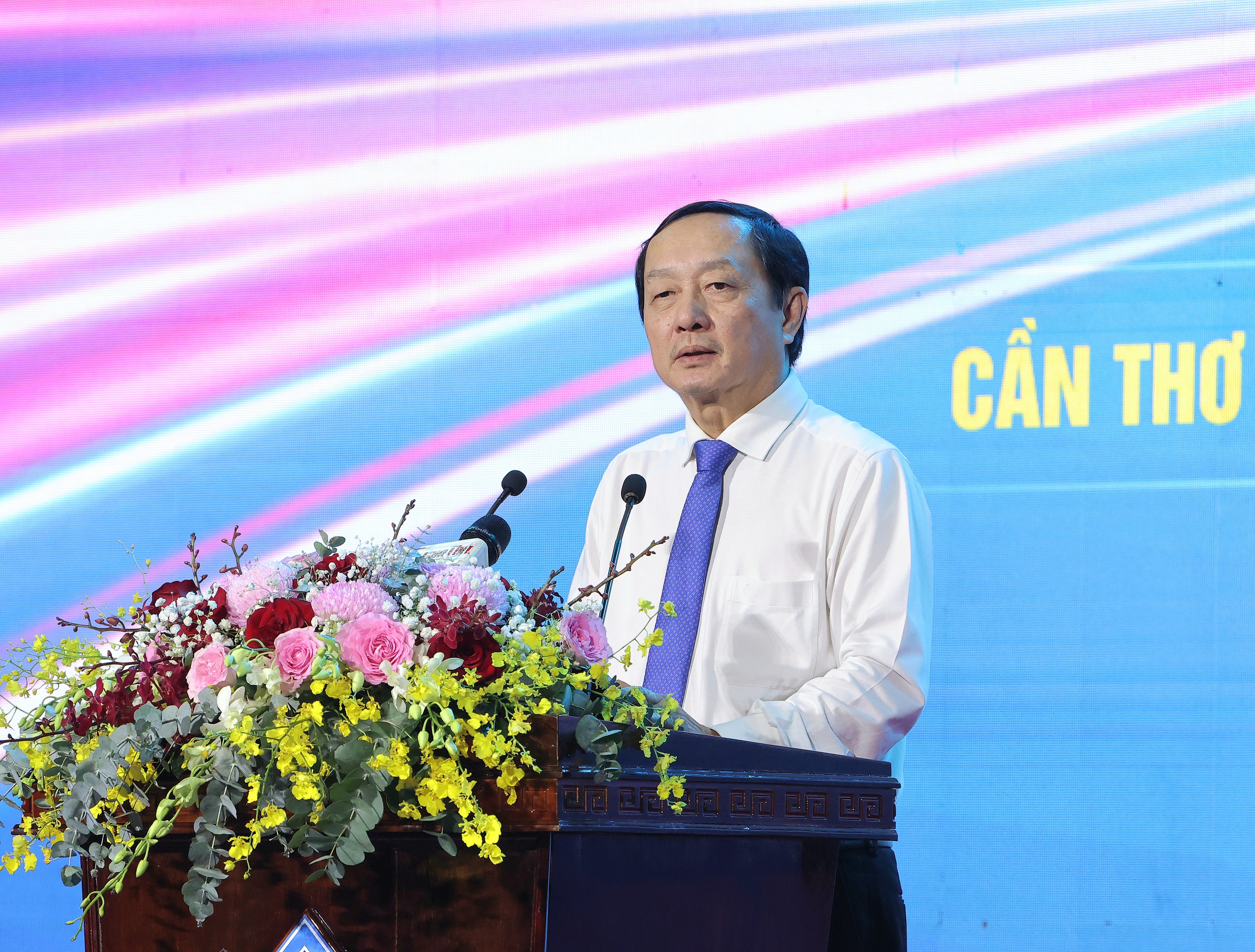 Chìa khóa giúp TP Cần Thơ dẫn dắt vùng ĐBSCL 7 Chìa khóa để TP Cần Thơ dẫn dắt vùng ĐBSCL - Ảnh 8.