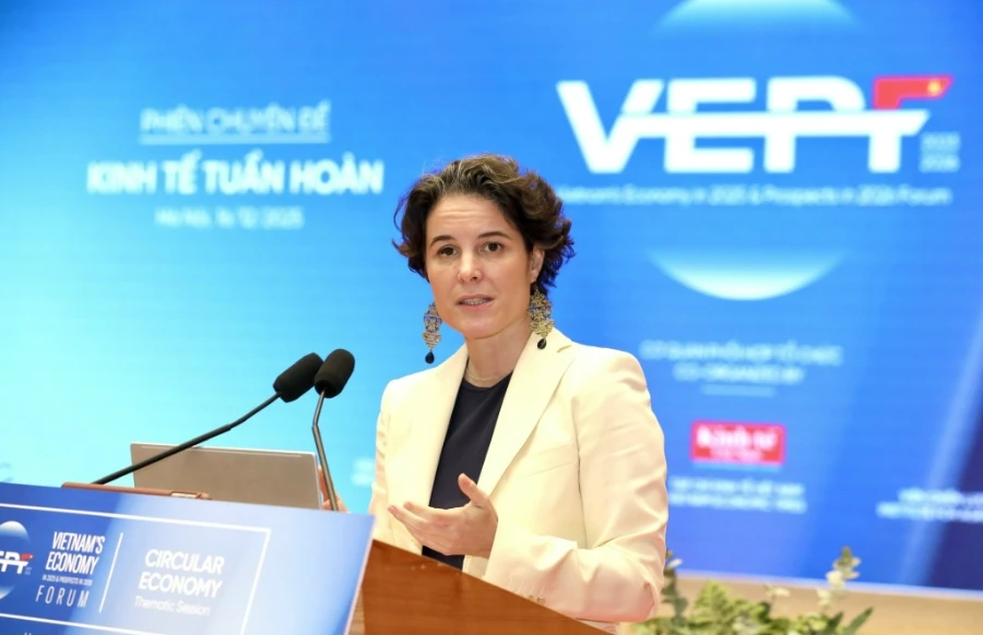 Bà Francesca Nardini, Phó Trưởng đại diện UNDP tại Việt Nam. kinh tế tuần hoàn 1.jpg