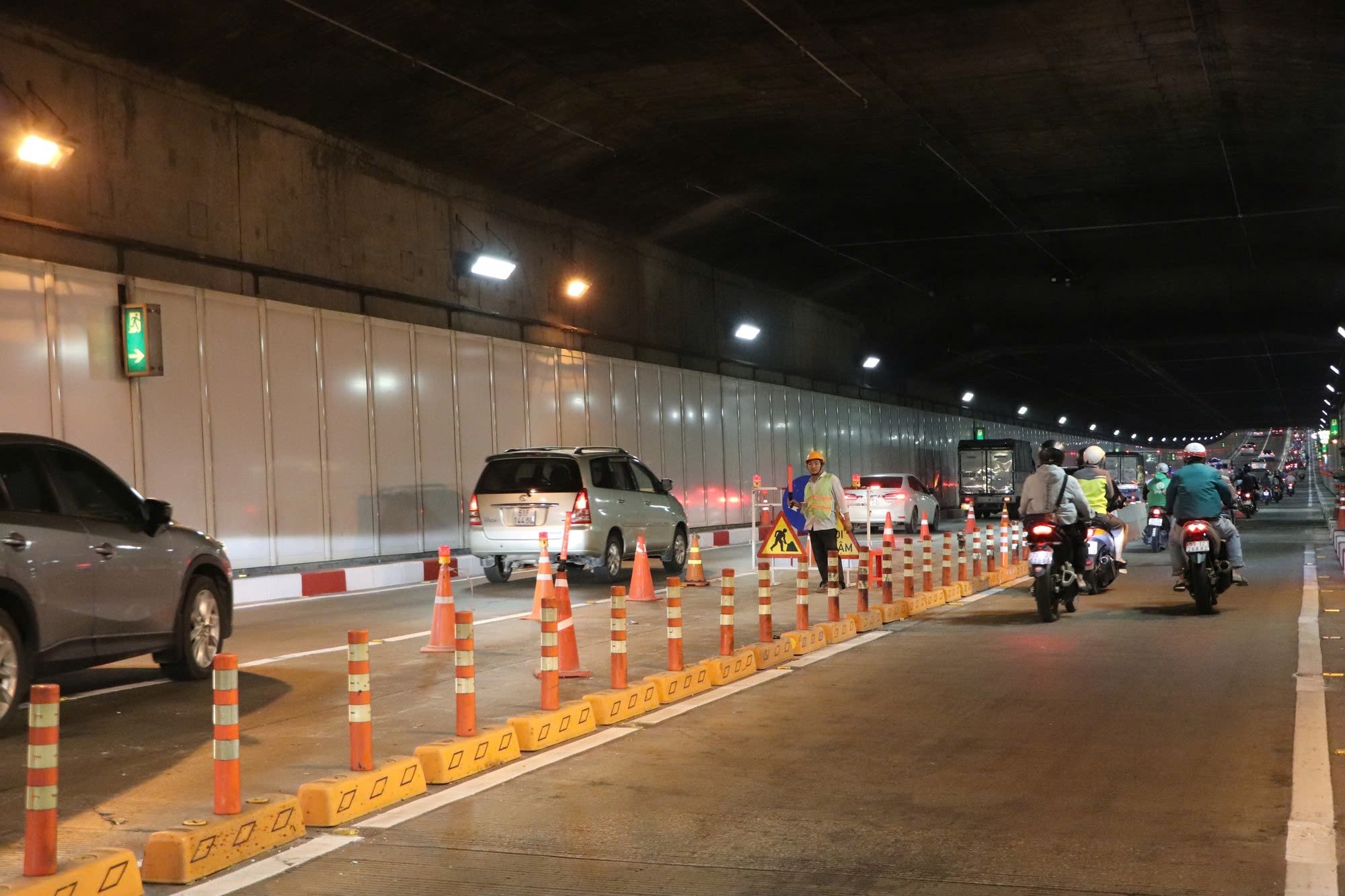 Vận hành bến xe buýt Lê Minh Xuân 4 Thông tin nổi bật tại TPHCM 16-12: Vận hành bến xe buýt Lê Minh Xuân - Ảnh 4.