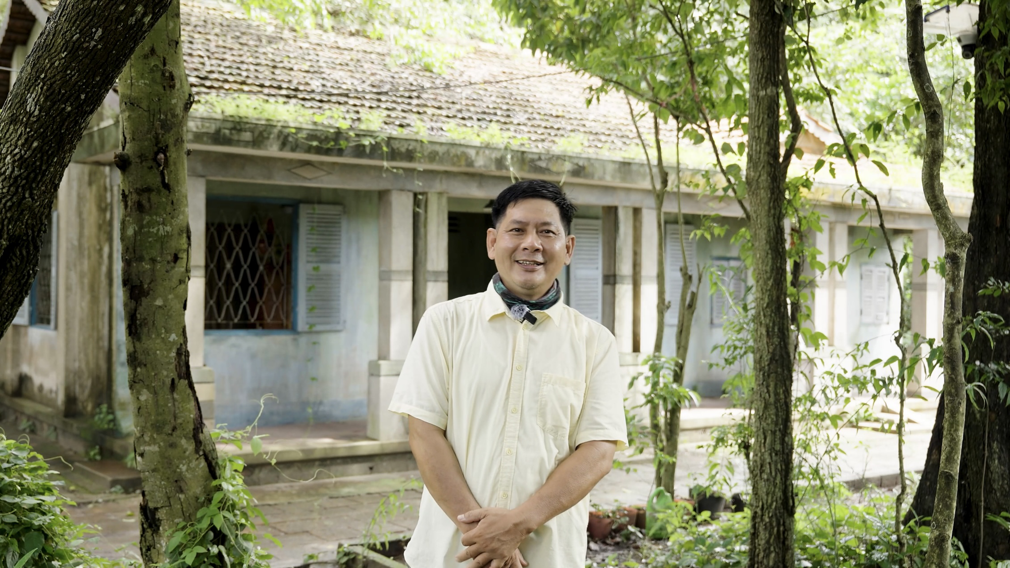 Trời ơi sao phim Việt này gan quá vậy: Dùng nhà ma làm bối cảnh, hàng xóm nói 6 chữ mà rợn tóc gáy- Ảnh 2.