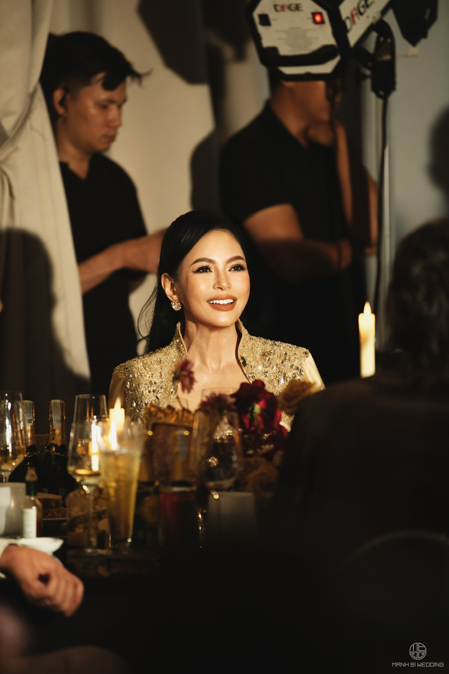 Điều phu nhân tỷ phú Johnathan Hạnh Nguyễn chỉ làm trong đám cưới ái nữ, 2 con dâu không có đặc quyền này! 4 1765879329 753 Dieu phu nhan ty phu Johnathan Hanh Nguyen chi lam