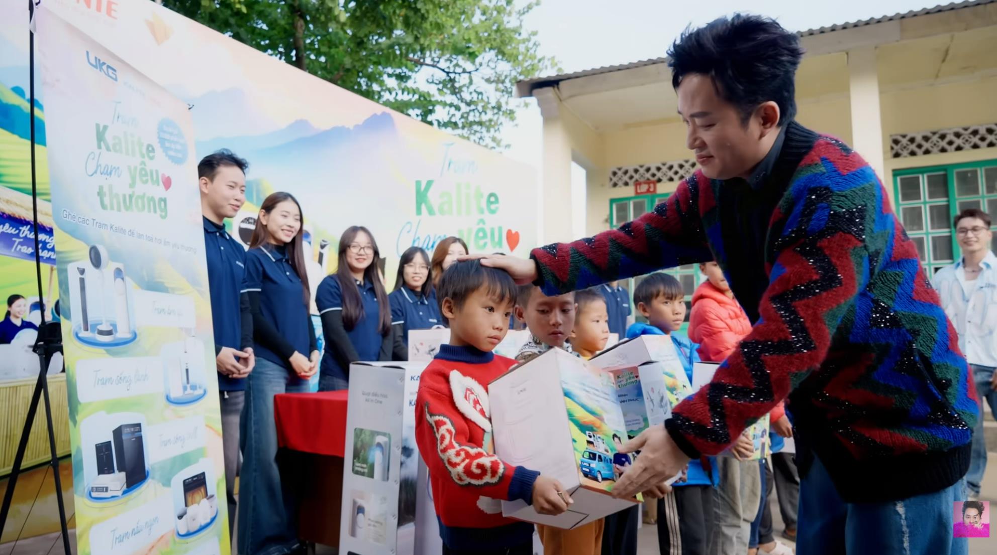 Tùng Dương ra mắt MV Tùng Dương ra mắt MV