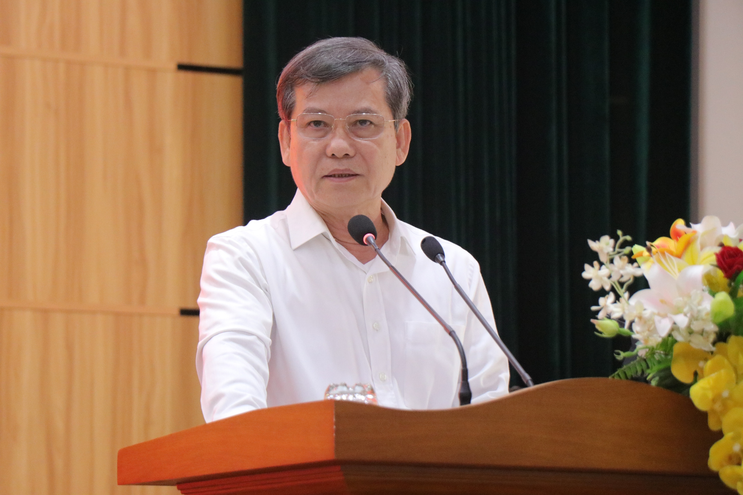 Cử tri TP.HCM chất vấn tính mạng người dân có bị đặt sau lợi ích thủy điện? - Ảnh 2.