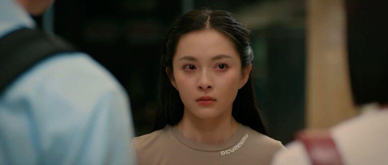 Người yêu cũ xấu tính nhất Cách Em 1 Milimet: Nhan sắc trong veo nhưng lên phim lúc nào mắt cũng "đỏ ngầu" 4 Dù nhận về nhiều ý kiến trái chiều nhưng Ngọc Trâm vẫn luôn cố hết sức hoàn thành vai diễn được trọn vẹn.